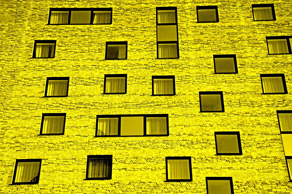 How to be hyper-decisive